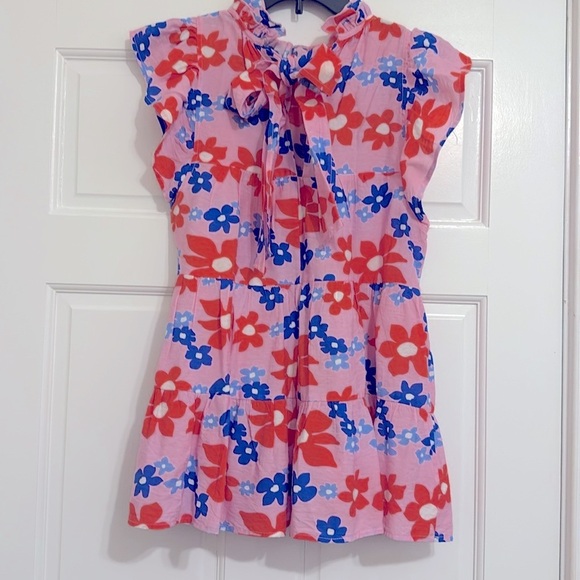Entro floral blouse with ruffled & bow at neckline Size S like new condition - Picture 6 of 8